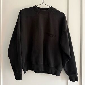 Essentials Crew Neck